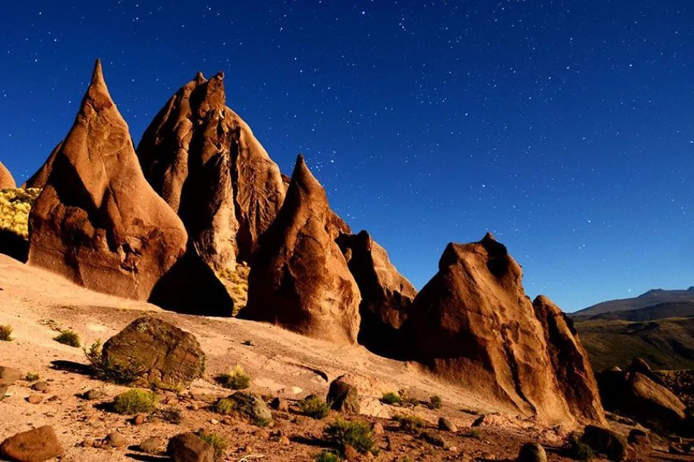 El cielo como protagonista: paisajes nocturnos que revelan otra cara de Neuquén