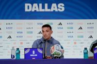 Scaloni le dio la primicia a Macaya Máquez: Messi al banco