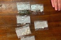 Secuestraron drogas y elementos prohibidos en una alcaldía de Plottier