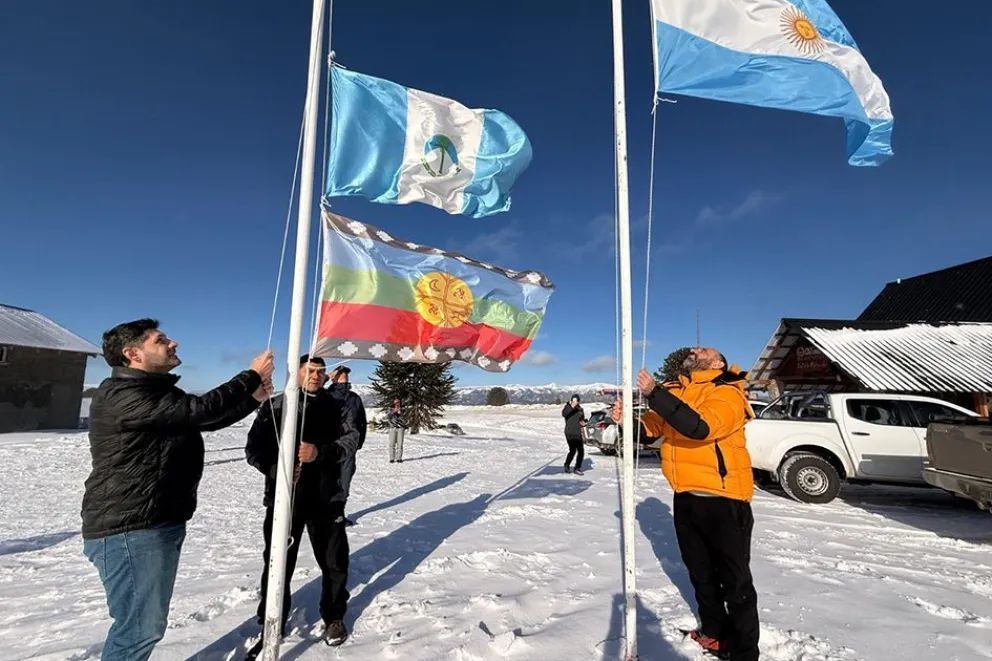 Batea Mahuida estrenó la temporada de invierno 2026 con buena nieve en sus pistas