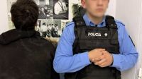 Zapala: un hombre investigado por robar pertenencias de un auto fue detenido