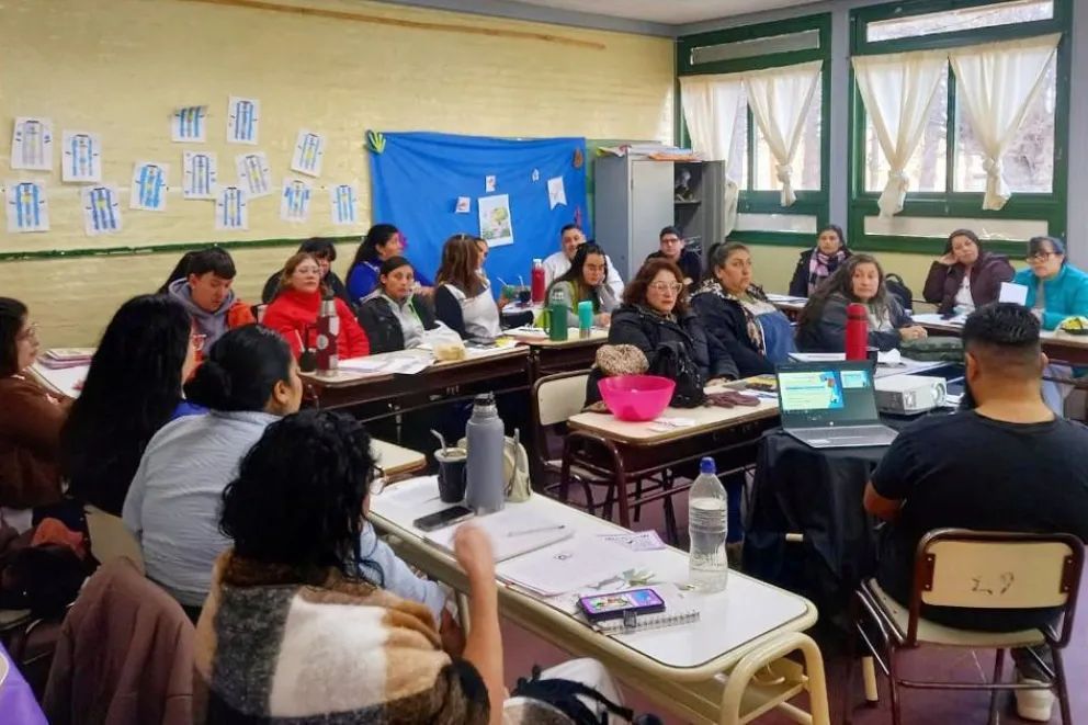 Con impronta federal, el plan provincial de alfabetización llega a más de mil docentes neuquinos