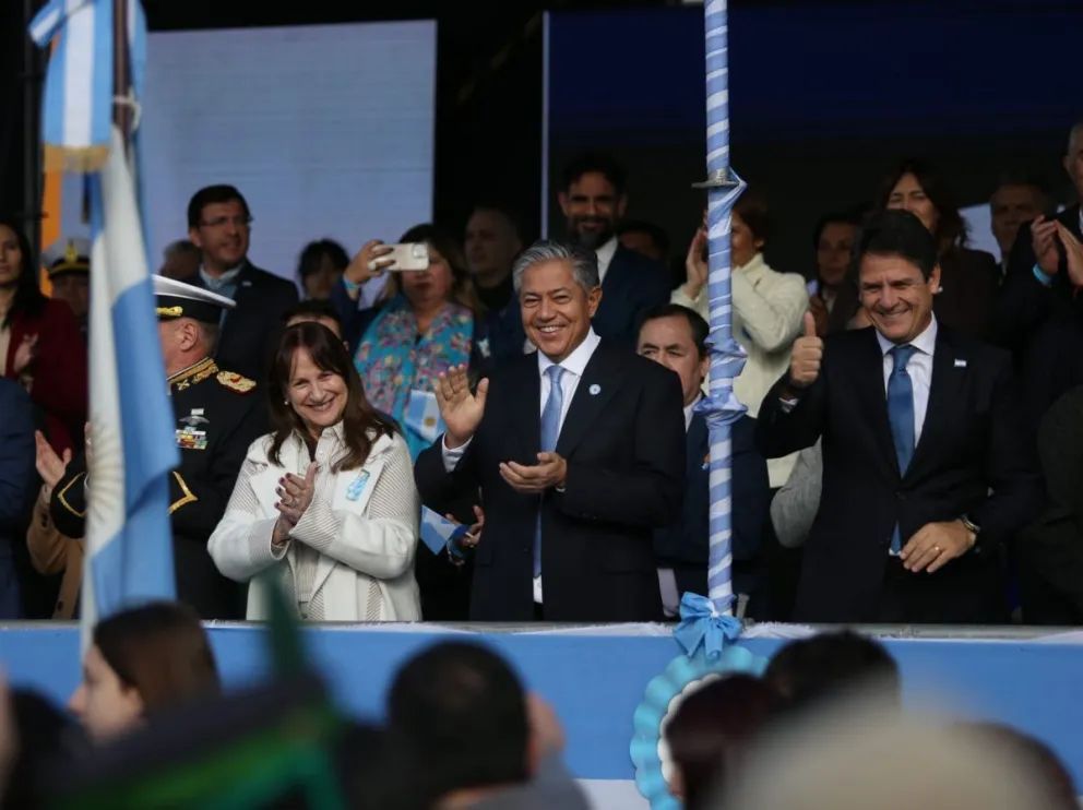 Con un multitudinario desfile, se celebró en Neuquén el Día de la Independencia Nacional
