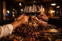 Día del Amigo: una cena especial con parrilla y vino patagónico en Cipolletti