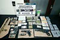 Desbarataron dos puntos de venta de drogas en Neuquén