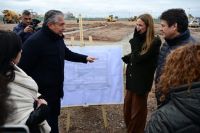 Gaido acompañó a Figueroa en un recorrido por la construcción de tres escuelas en el oeste de la ciudad