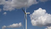 Moody's mejoró la calificación de empresas energéticas y destacó el crecimiento de las energías renovables en Argentina