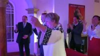Así bailó Kristalina Georgieva junto a Mora Godoy 