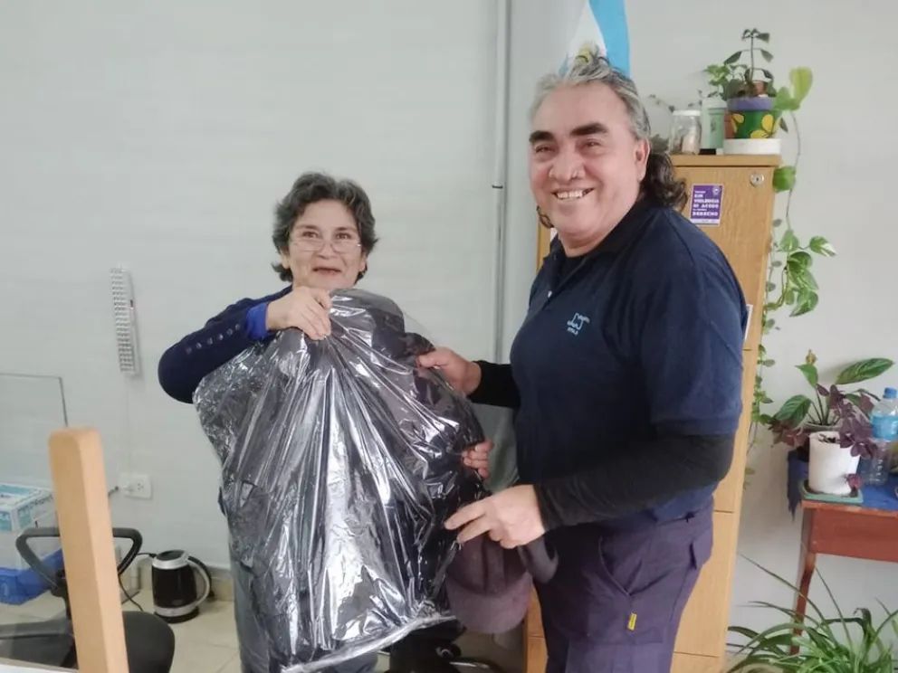 El EPAS inició la distribución de indumentaria laboral para su personal