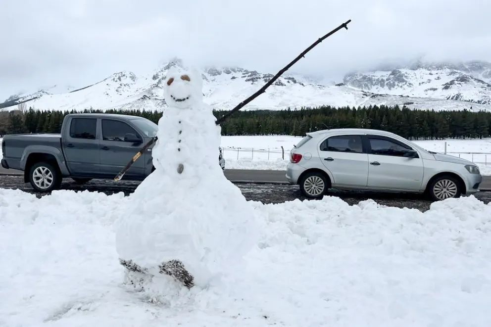 El Parque Recreativo El Llano vivió una jornada inolvidable a pura nieve y diversión