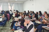 Educación capacita a docentes para enriquecer experiencias de lectura