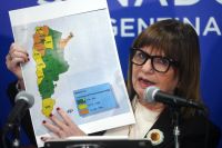 Para salvar la sesión, el Gobierno la polémica cláusula de "venta de tierras a extranjeros"