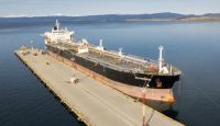 Grabois y Taiana repudiaron el ingreso de un buque petrolero británico a Ushuaia y reclamaron su expulsión