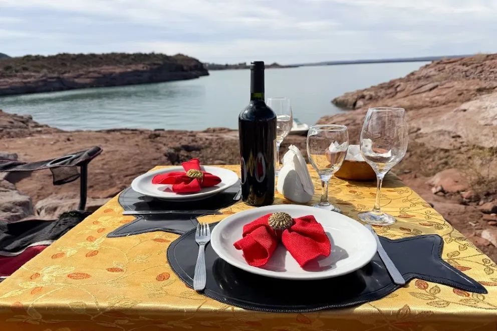 Un día en El Chocón: pesca, dinosaurios, sabores y paisajes para disfrutar en familia