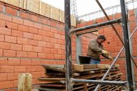 Llaman a licitación para la construcción de viviendas e infraestructura en Neuquén capital