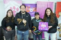 Neuquén ama los animales: 44 familias adoptaron perros y gatos en una jornada récord en Parque Norte