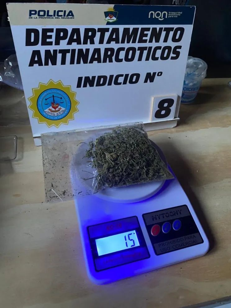 Allanaron una boca de expendio y secuestraron cocaína, marihuana y dinero