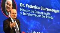 Sturzenegger planteó reducir el uso de camiones para transportar arena desde Entre Ríos a Vaca Muerta