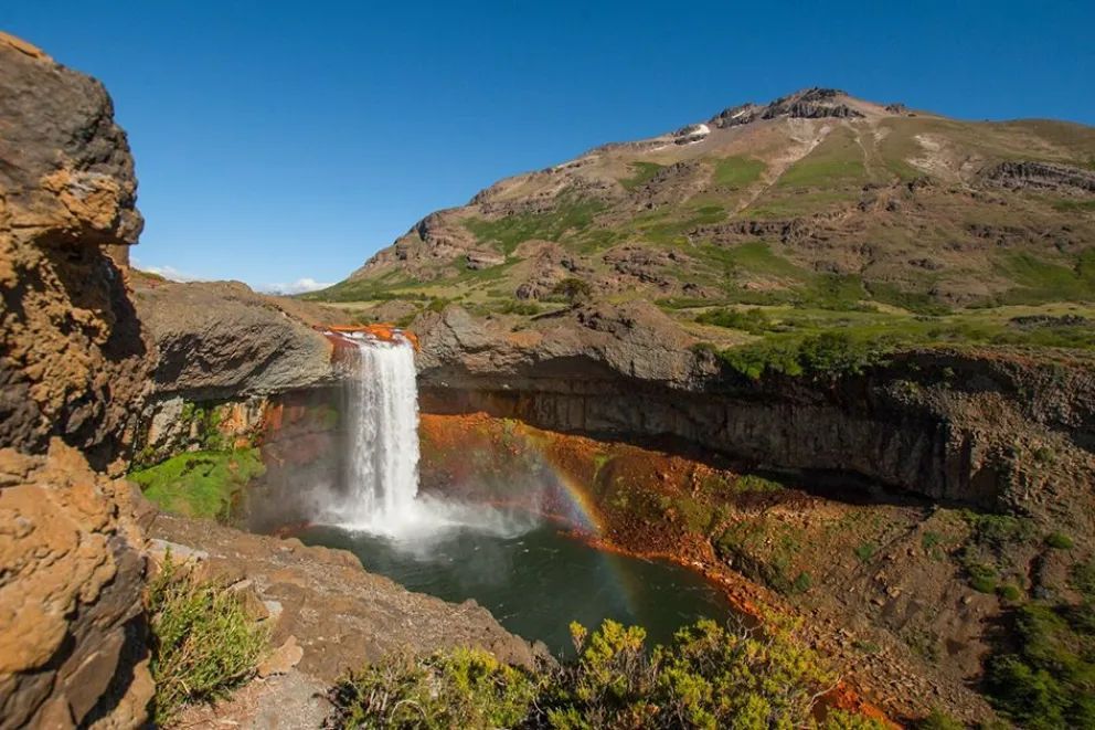 Caviahue-Copahue: nieve, termas y aventura al pie del volcán