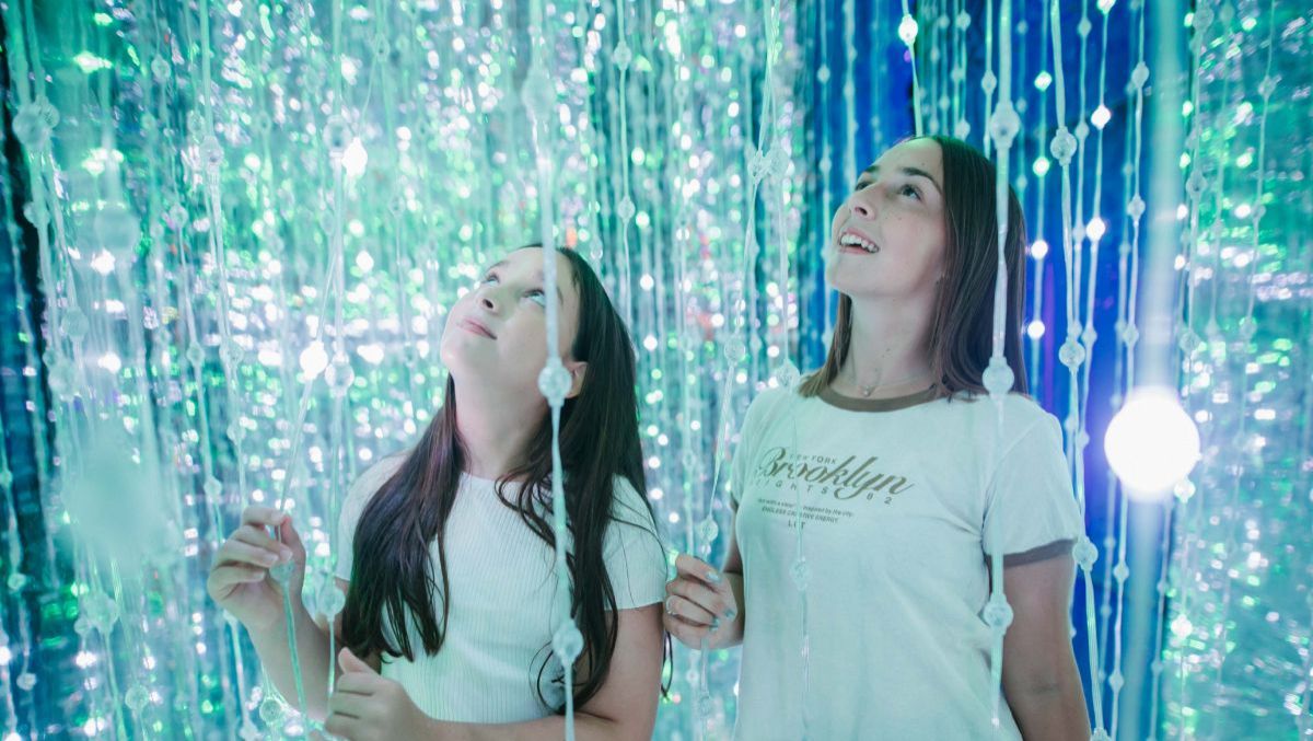 "Love Up!" llegó a Neuquén: una experiencia inigualable que combina entretenimiento, arte y tecnología