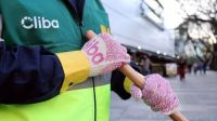 Octubre Rosa: trabajadores de Cliba usarán guantes rosas para concientizar en Neuquén
