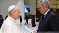 El Gobierno "sigue adelante con la organización" de la visita de León XIV