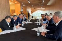 Figueroa reunió a YPF y las cámaras empresariales para ampliar la participación neuquina en Vaca Muerta