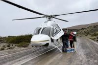Neuquén llega con asistencia aérea a pobladores afectados por el temporal
