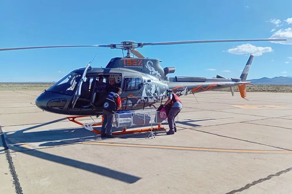 La Provincia coordinó la evacuación aérea de un poblador que necesitaba atención médica