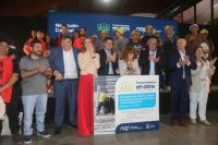 Gaido firmó un convenio con la Provincia para construir veredas y cordones cuneta con mano de obra local